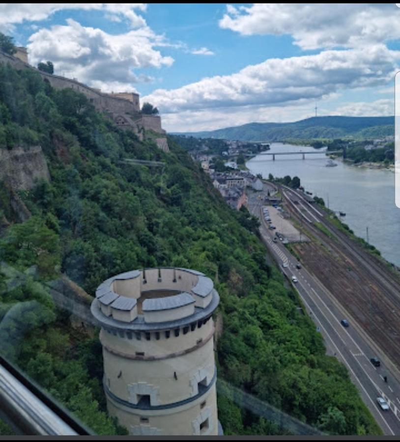 Fewo Mit Terasse Neuwied & Koblenz Exterior photo